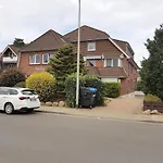 Haus-nige-ooge-2